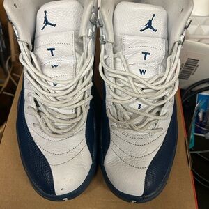 Air Jordan 12 White/French Blue Men’s Size 9.5 Pre-Owned